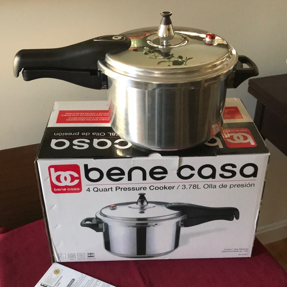 4 quart Pressure cooker